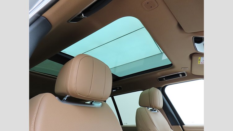 2025 認定中古車 Land Rover Range Rover カルパチアングレイ P550 AWD PHEV（AT） スタンダードホイールベース HSE