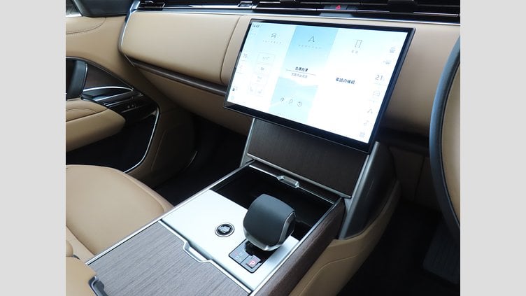 2025 認定中古車 Land Rover Range Rover カルパチアングレイ P550 AWD PHEV（AT） スタンダードホイールベース HSE