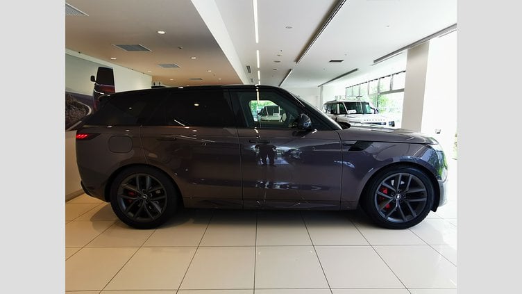 2024 認定中古車 Land Rover Range Rover Sport シャラントグレイ D300マイルドハイブリッド スタンダードホイールベース Dynamic HSE