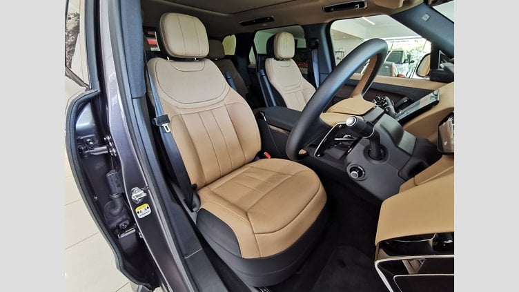 2024 認定中古車 Land Rover Range Rover Sport シャラントグレイ D300マイルドハイブリッド スタンダードホイールベース Dynamic HSE