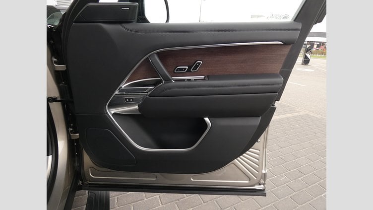 2022 Вживаний Land Rover Range Rover Batumi Gold 3.0 litre i6 PHEV​  HSE