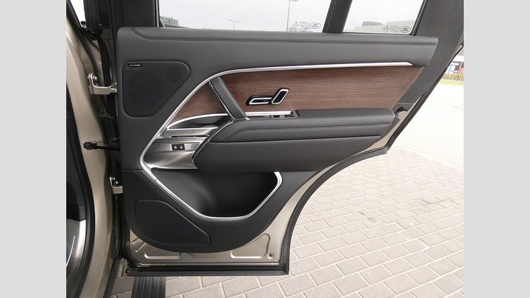 2022 Вживаний Land Rover Range Rover Batumi Gold 3.0 litre i6 PHEV​  HSE