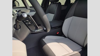 Range Rover Velar 13