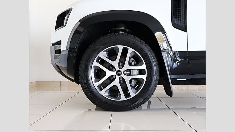 2022 Approved Land Rover Defender 110 Fuji White AWD D300 X-Dynamic HSE