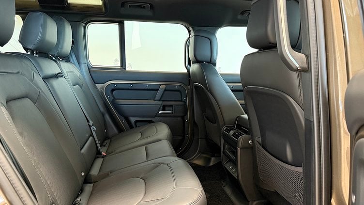 2024 新車 Land Rover Defender 110 Gondwana Stone 3.0 litre i6D​ D300 X-Dynamic HSE