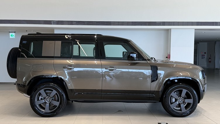 2024 新車 Land Rover Defender 110 Gondwana Stone 3.0 litre i6D​ D300 X-Dynamic HSE