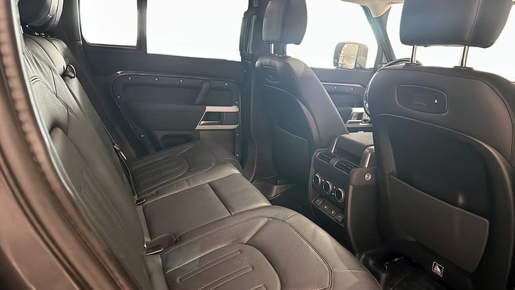 2022 Begagnad Land Rover Defender 110 Carpathian Grey AWD P400e X-Dynamic SE