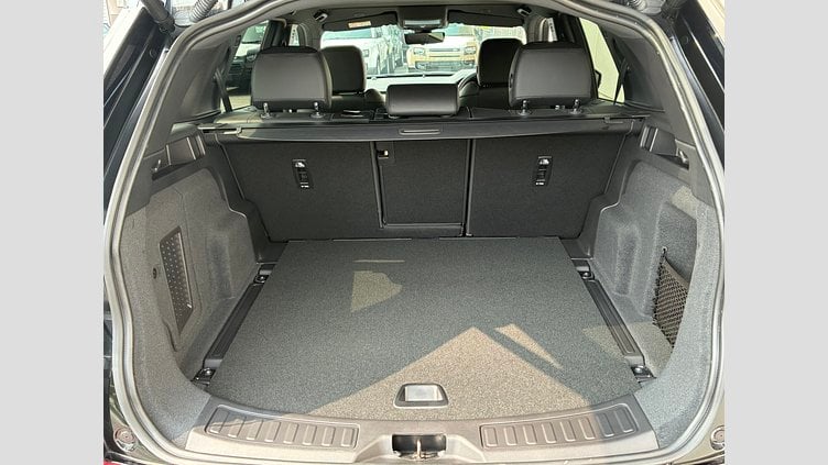 2024 認定中古車 Land Rover Discovery Sport サントリーニブラック P300eプラグインハイブリッド（ガソリン） DYNAMIC HSE