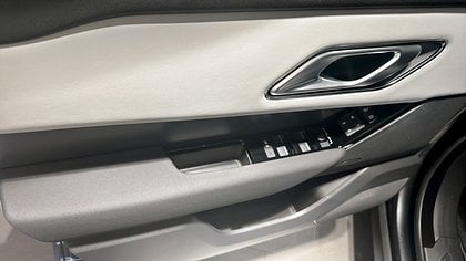 Range Rover Velar 10