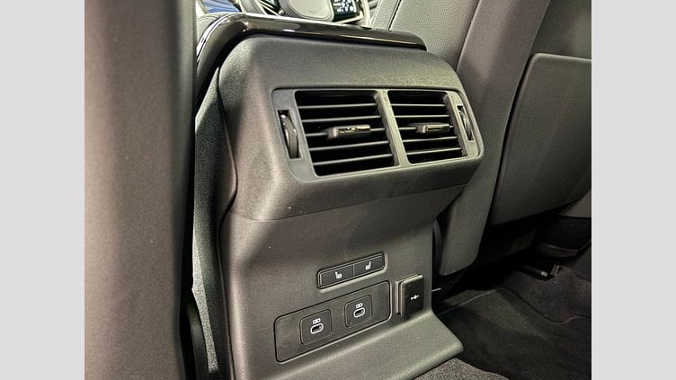 2024 認定中古車 Land Rover Range Rover Velar フジホワイト P400eプラグインハイブリッド（ガソリン） スタンダードホイールベース Dynamic SE