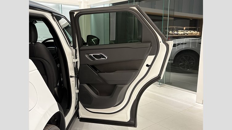 2024 認定中古車 Land Rover Range Rover Velar フジホワイト P400eプラグインハイブリッド（ガソリン） スタンダードホイールベース Dynamic SE