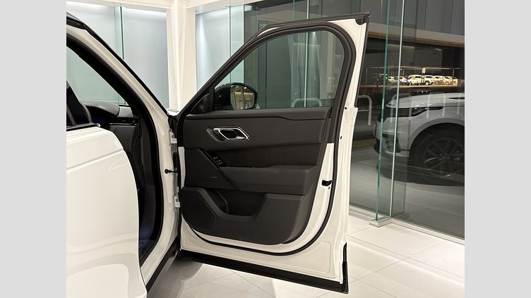 2024 認定中古車 Land Rover Range Rover Velar フジホワイト P400eプラグインハイブリッド（ガソリン） スタンダードホイールベース Dynamic SE