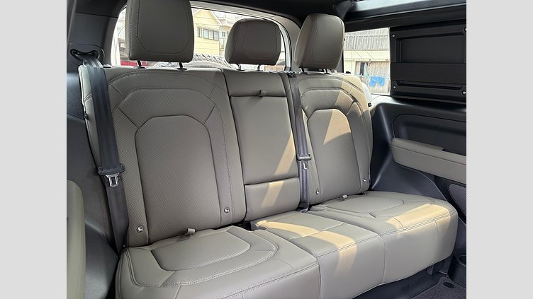 2024 認定中古車 Land Rover Defender 90 フジホワイト D300 AWD（AT） X-DYNAMIC SE