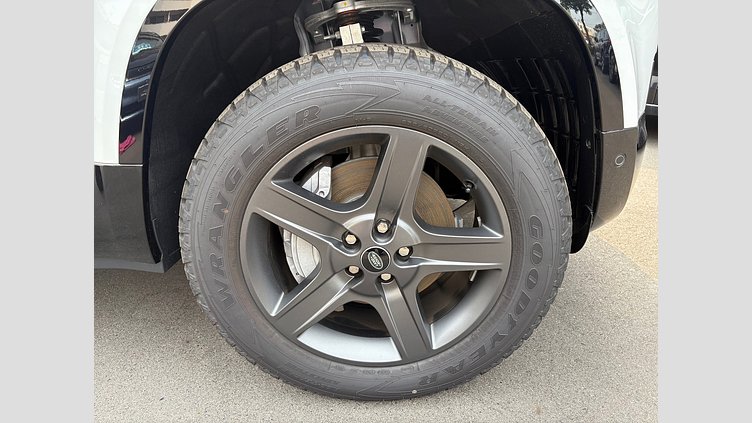 2024 認定中古車 Land Rover Defender 90 フジホワイト D300 AWD（AT） X-DYNAMIC SE
