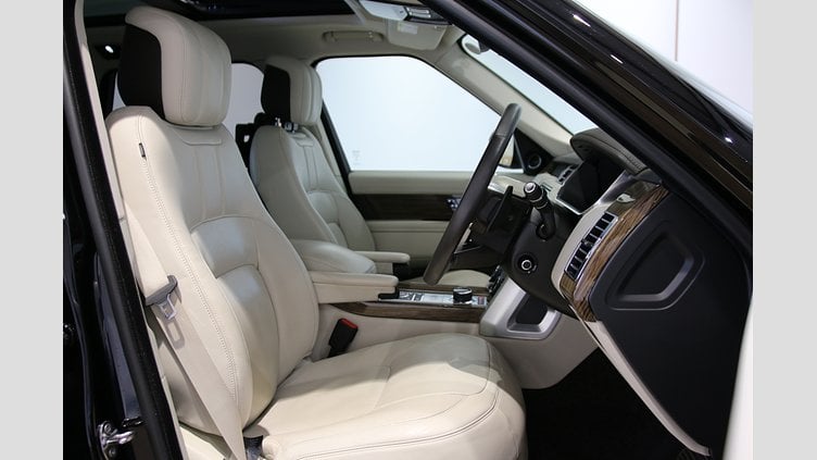 2019 認定中古車 Land Rover Range Rover Santorini Black 2.0L AJ200P Hi PHEV スタンダードホイールベース VOGUE