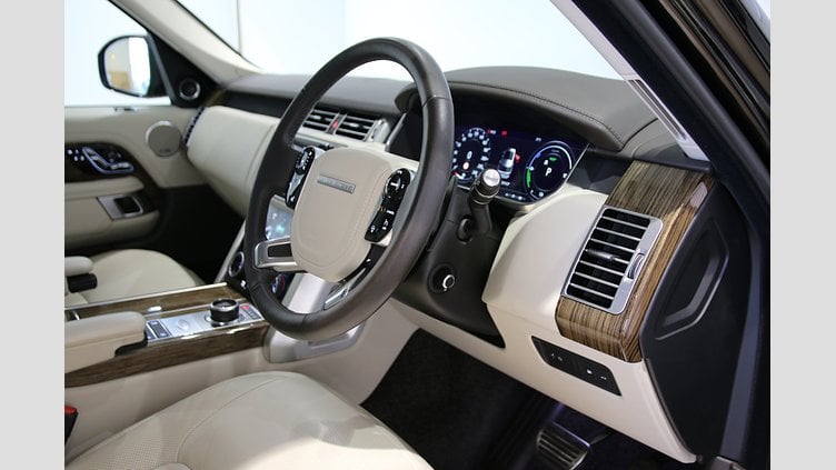 2019 認定中古車 Land Rover Range Rover Santorini Black 2.0L AJ200P Hi PHEV スタンダードホイールベース VOGUE