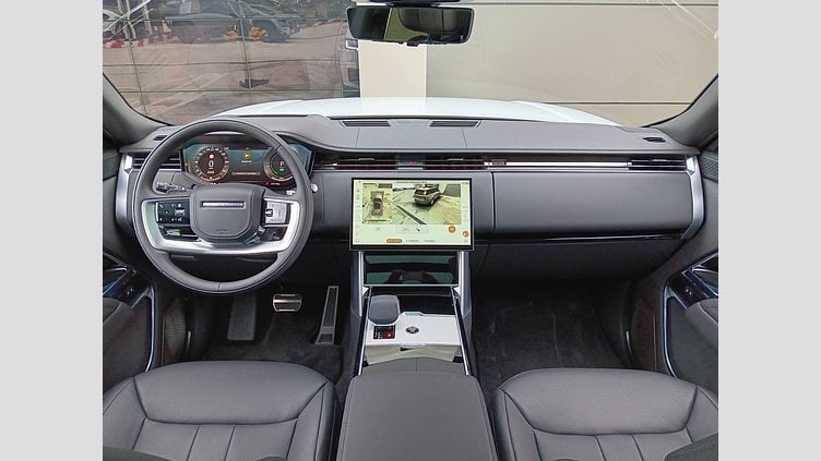 2025 SKLADOVÉ VOZIDLÁ Land Rover Range Rover Fuji White 3.0L I6 550PS  P550e PHEV Autobiography SWB AWD Auto 
