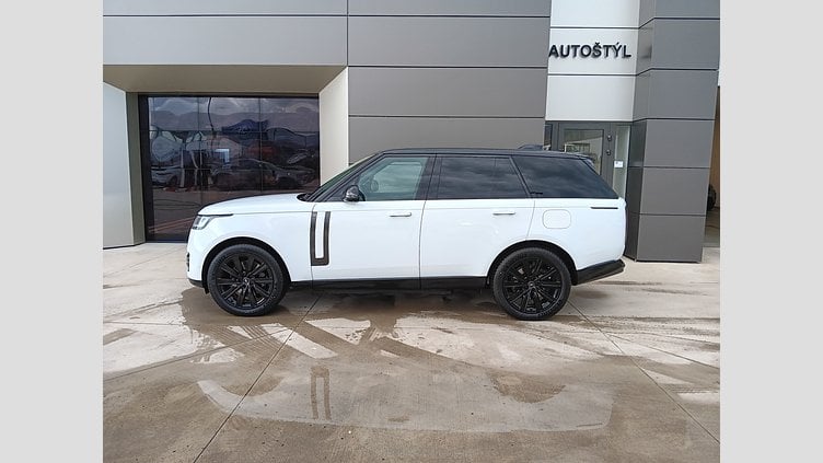 2025 SKLADOVÉ VOZIDLÁ Land Rover Range Rover Fuji White 3.0L I6 550PS  P550e PHEV Autobiography SWB AWD Auto 