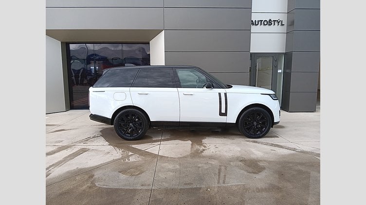 2025 SKLADOVÉ VOZIDLÁ Land Rover Range Rover Fuji White 3.0L I6 550PS  P550e PHEV Autobiography SWB AWD Auto 