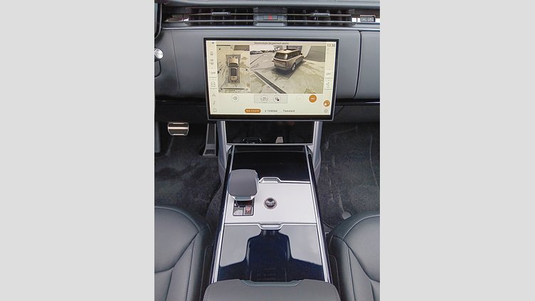 2025 SKLADOVÉ VOZIDLÁ Land Rover Range Rover Fuji White 3.0L I6 550PS  P550e PHEV Autobiography SWB AWD Auto 