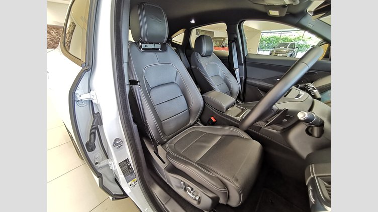 2019 認定中古車 Jaguar E-Pace フジホワイト D180 オートマチック全輪駆動 R-DYNAMIC HSE