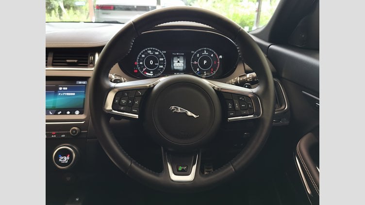2019 認定中古車 Jaguar E-Pace フジホワイト D180 オートマチック全輪駆動 R-DYNAMIC HSE