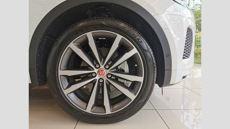 2019 認定中古車 Jaguar E-Pace フジホワイト D180 オートマチック全輪駆動 R-DYNAMIC HSE
