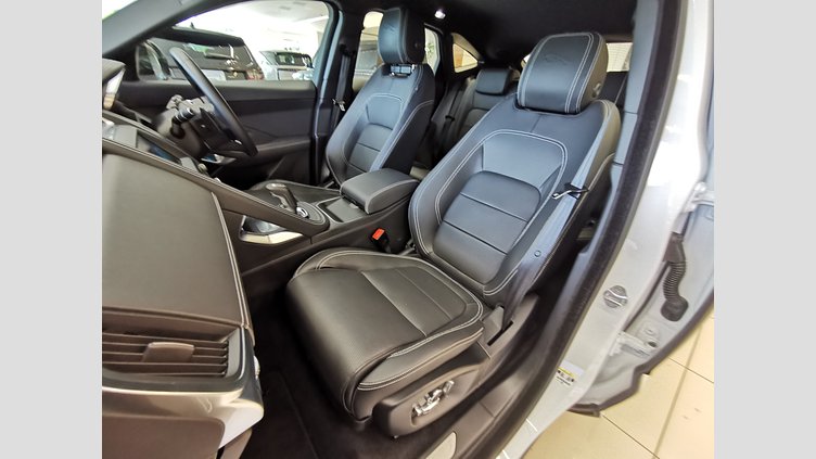 2019 認定中古車 Jaguar E-Pace フジホワイト D180 オートマチック全輪駆動 R-DYNAMIC HSE