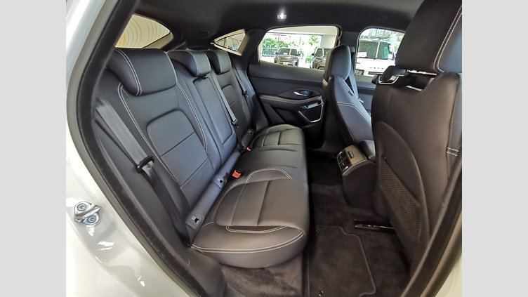 2019 認定中古車 Jaguar E-Pace フジホワイト D180 オートマチック全輪駆動 R-DYNAMIC HSE