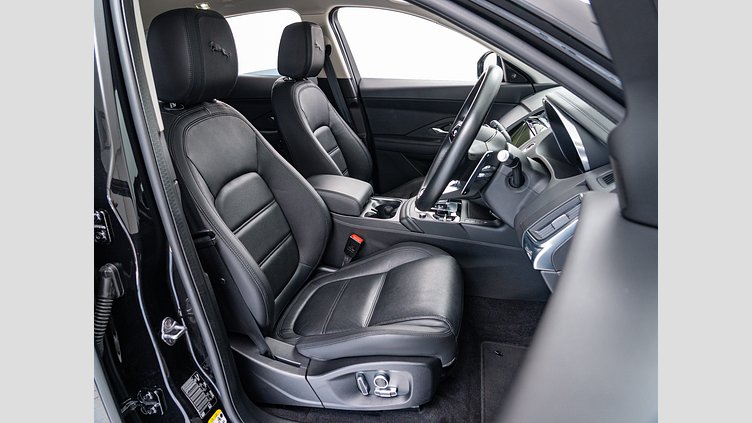 2021 認定中古車 Jaguar E-Pace サントリーニブラック D200 AWD（オートマチック） S