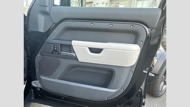 2023 認定中古車 Land Rover Defender 110 サントリーニブラック D300 AWD（AT） X-DYNAMIC HSE