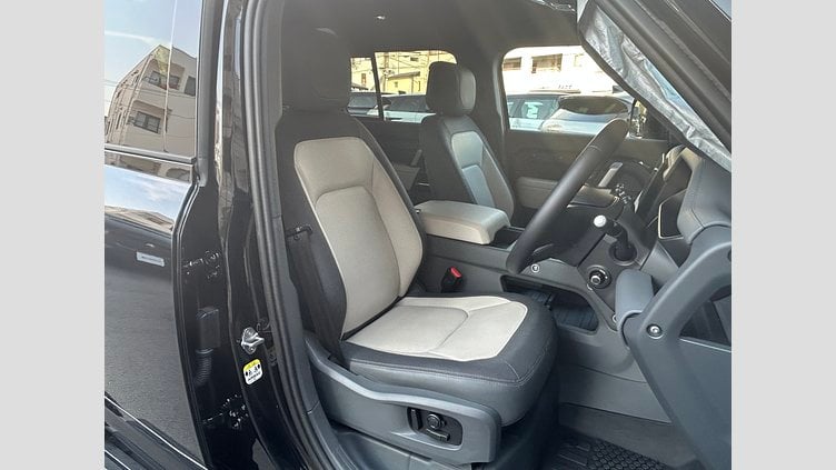 2023 認定中古車 Land Rover Defender 110 サントリーニブラック D300 AWD（AT） X-DYNAMIC HSE
