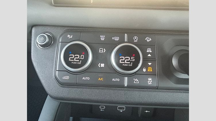2023 認定中古車 Land Rover Defender 110 サントリーニブラック D300 AWD（AT） X-DYNAMIC HSE