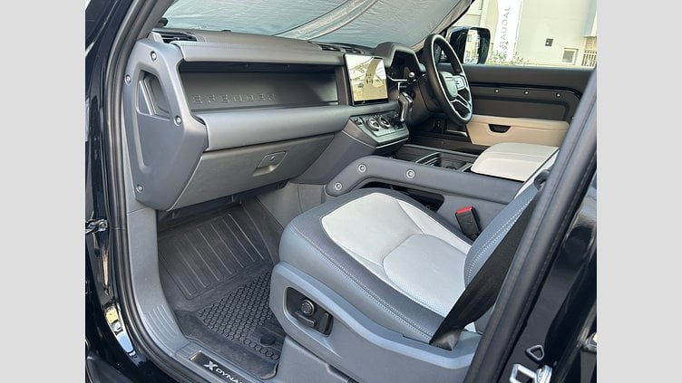 2023 認定中古車 Land Rover Defender 110 サントリーニブラック D300 AWD（AT） X-DYNAMIC HSE