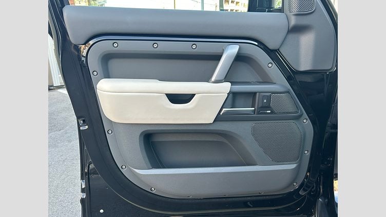 2023 認定中古車 Land Rover Defender 110 サントリーニブラック D300 AWD（AT） X-DYNAMIC HSE