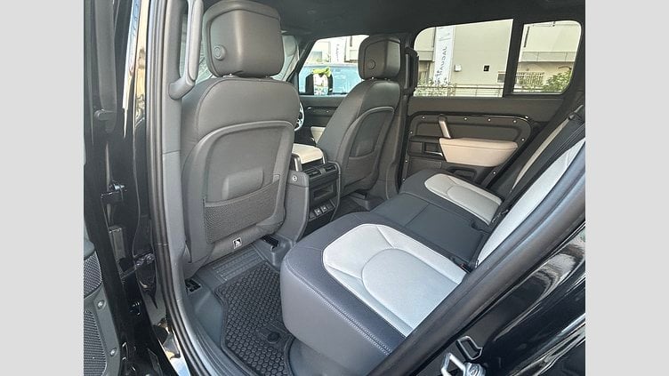 2023 認定中古車 Land Rover Defender 110 サントリーニブラック D300 AWD（AT） X-DYNAMIC HSE