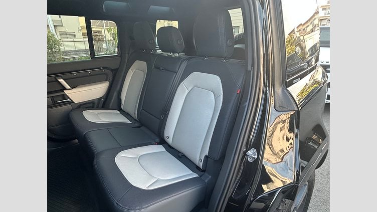 2023 認定中古車 Land Rover Defender 110 サントリーニブラック D300 AWD（AT） X-DYNAMIC HSE
