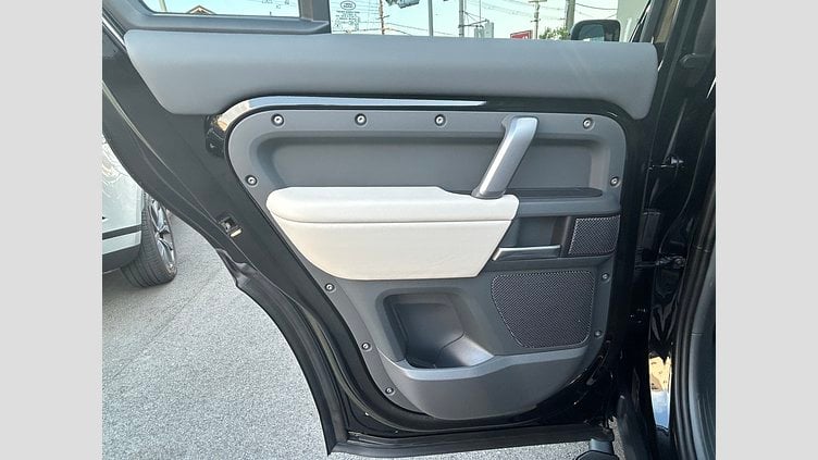 2023 認定中古車 Land Rover Defender 110 サントリーニブラック D300 AWD（AT） X-DYNAMIC HSE