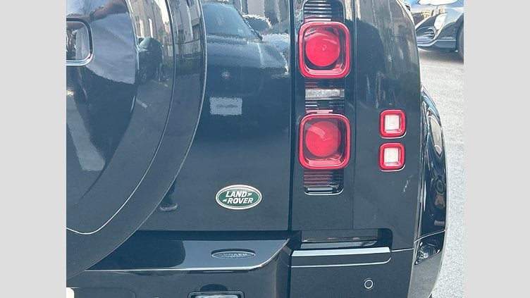 2023 認定中古車 Land Rover Defender 110 サントリーニブラック D300 AWD（AT） X-DYNAMIC HSE