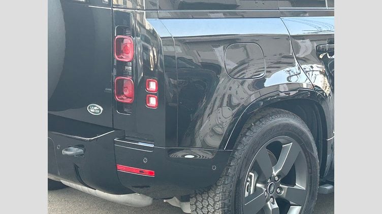 2023 認定中古車 Land Rover Defender 110 サントリーニブラック D300 AWD（AT） X-DYNAMIC HSE