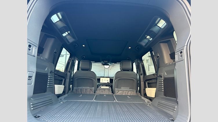 2023 認定中古車 Land Rover Defender 110 サントリーニブラック D300 AWD（AT） X-DYNAMIC HSE