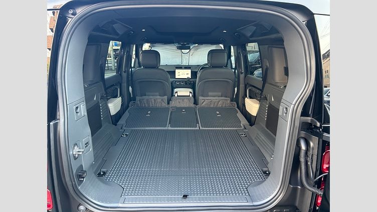 2023 認定中古車 Land Rover Defender 110 サントリーニブラック D300 AWD（AT） X-DYNAMIC HSE