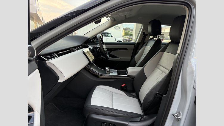2024 認定中古車 Land Rover Range Rover Evoque アロイオスグレイ P200（ガソリン） スタンダードホイールベース DYNAMIC SE