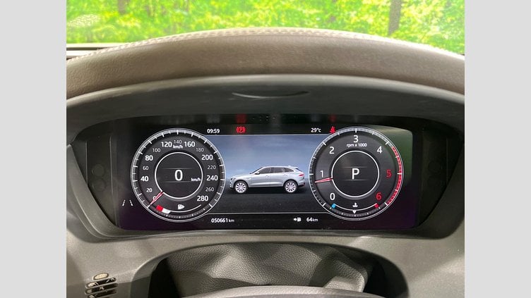 2019 認定中古車 Jaguar F-Pace Fuji White 2.0 litre i4D Diesel プレステージ