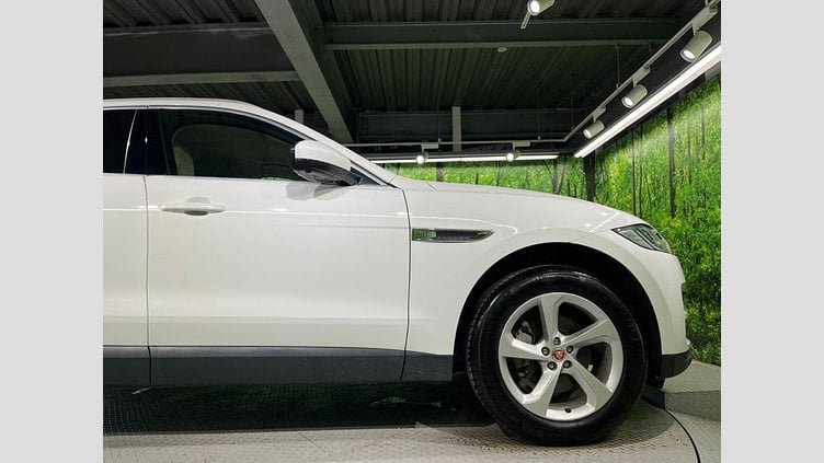 2019 認定中古車 Jaguar F-Pace Fuji White 2.0 litre i4D Diesel プレステージ