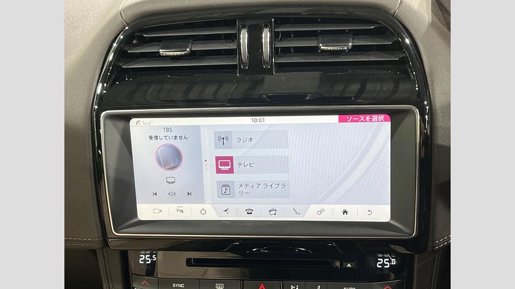 2019 認定中古車 Jaguar F-Pace Fuji White 2.0 litre i4D Diesel プレステージ