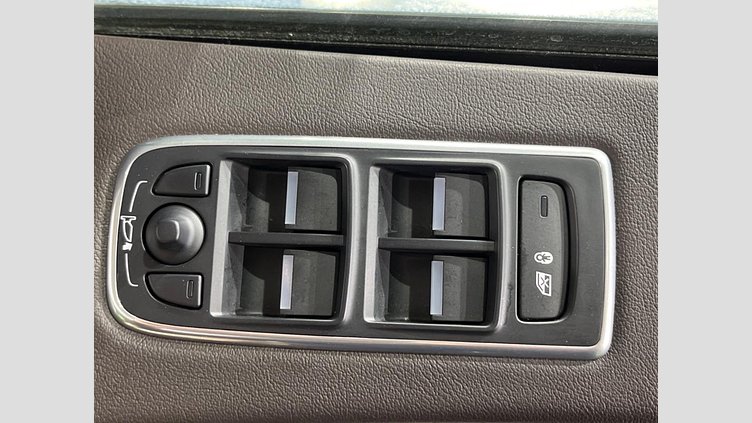 2019 認定中古車 Jaguar F-Pace Fuji White 2.0 litre i4D Diesel プレステージ