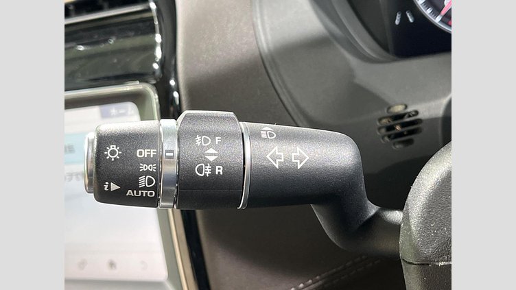2019 認定中古車 Jaguar F-Pace Fuji White 2.0 litre i4D Diesel プレステージ