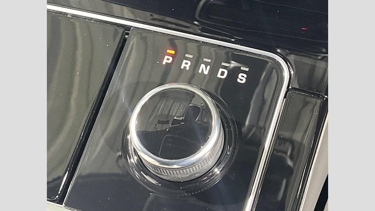 2019 認定中古車 Land Rover Range Rover Velar ユーロンホワイト D180 R-DYNAMIC SE