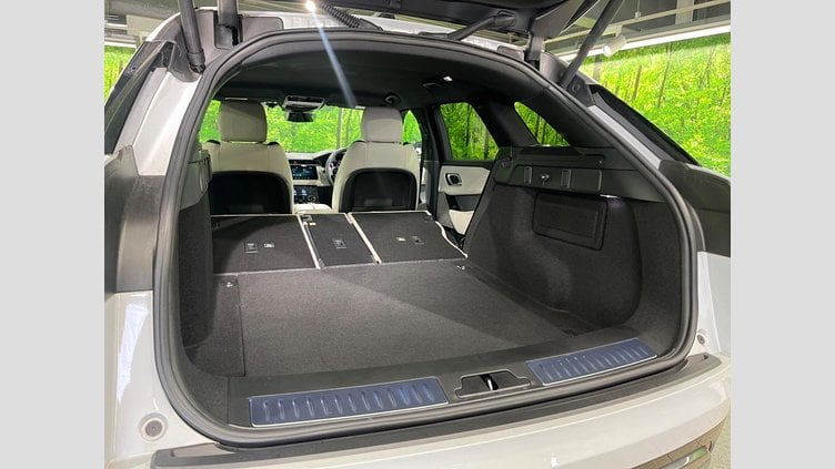 2019 認定中古車 Land Rover Range Rover Velar ユーロンホワイト D180 R-DYNAMIC SE